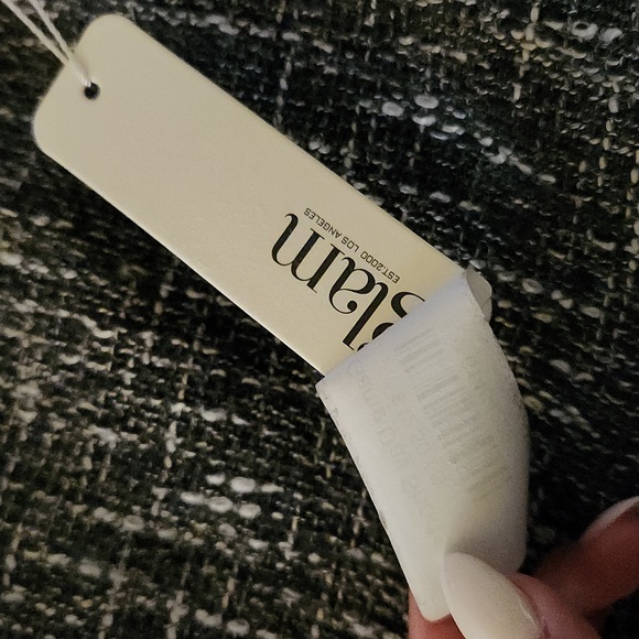 TWEED Fully Lined NEW w/tags Side zip shorts. Front pockets fringe detail.Blk/Wt - Picture 11 of 12